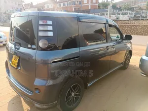 Toyota Sienta 2010 Gray