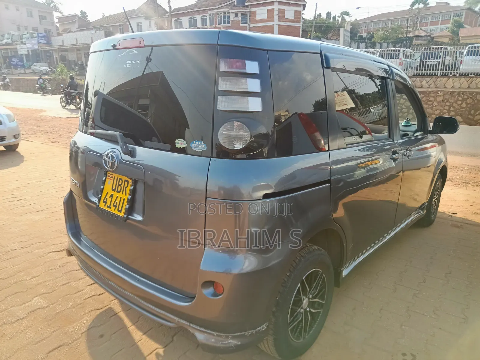 Toyota Sienta 2010 Gray