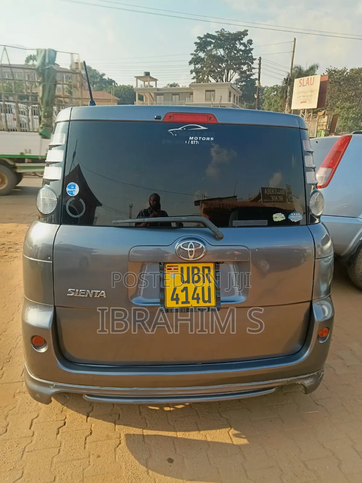 Toyota Sienta 2010 Gray