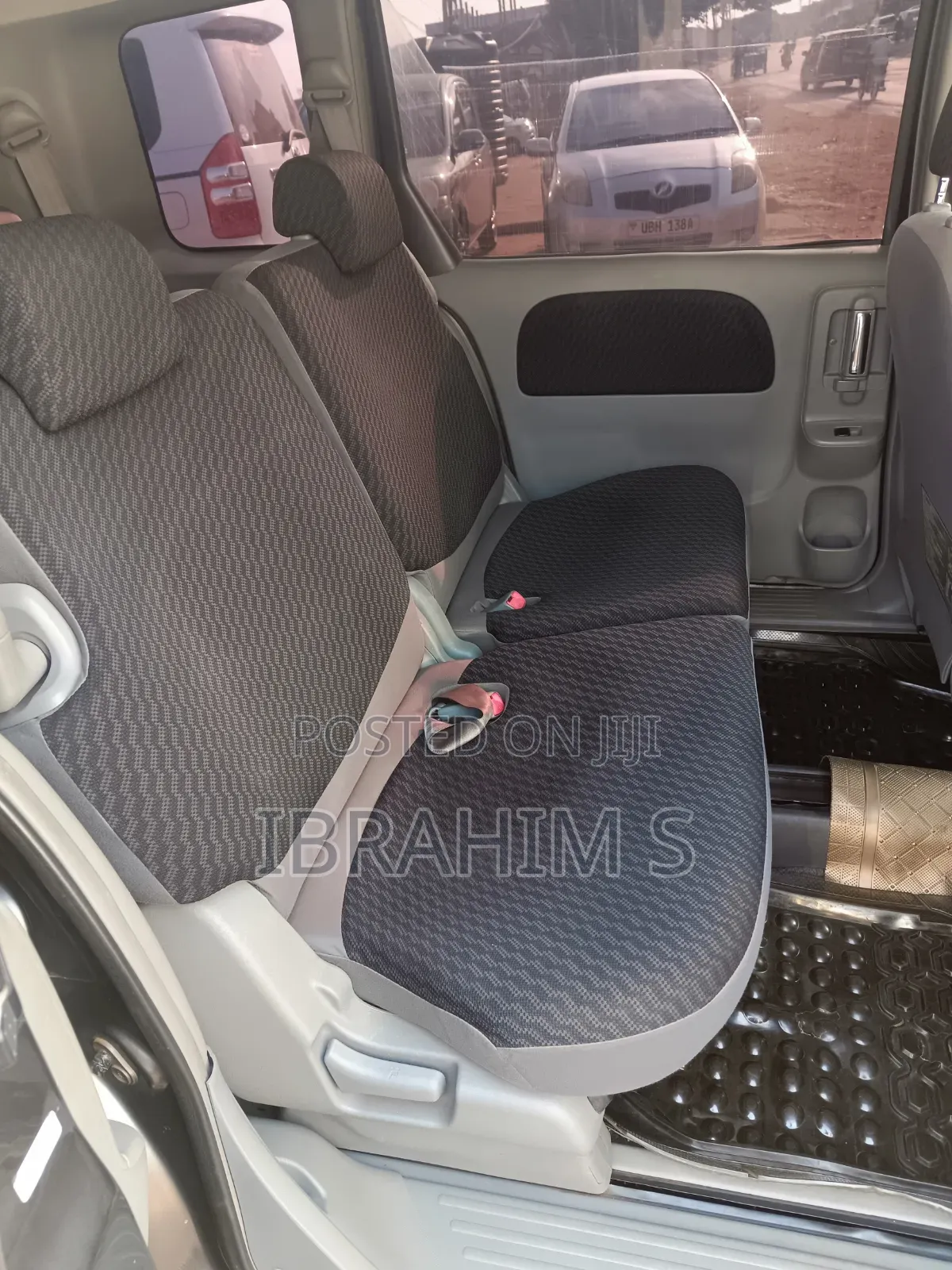 Toyota Sienta 2010 Gray