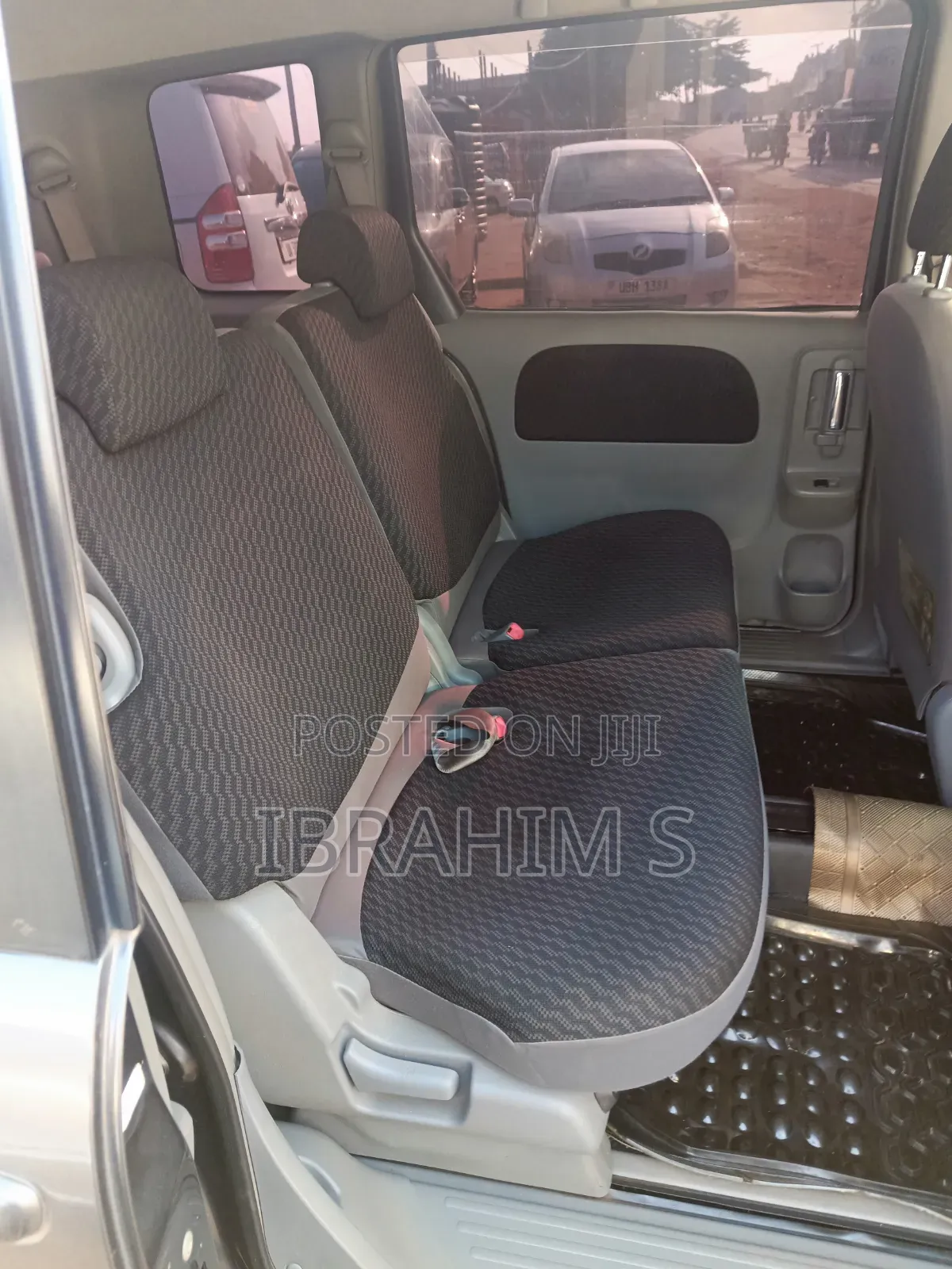 Toyota Sienta 2010 Gray