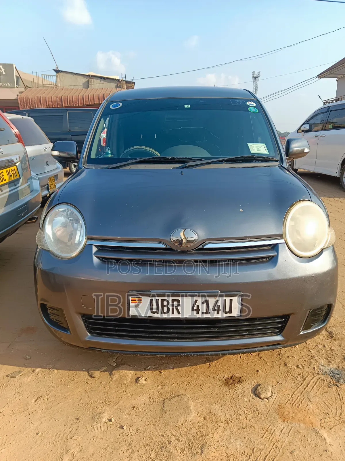 Toyota Sienta 2010 Gray