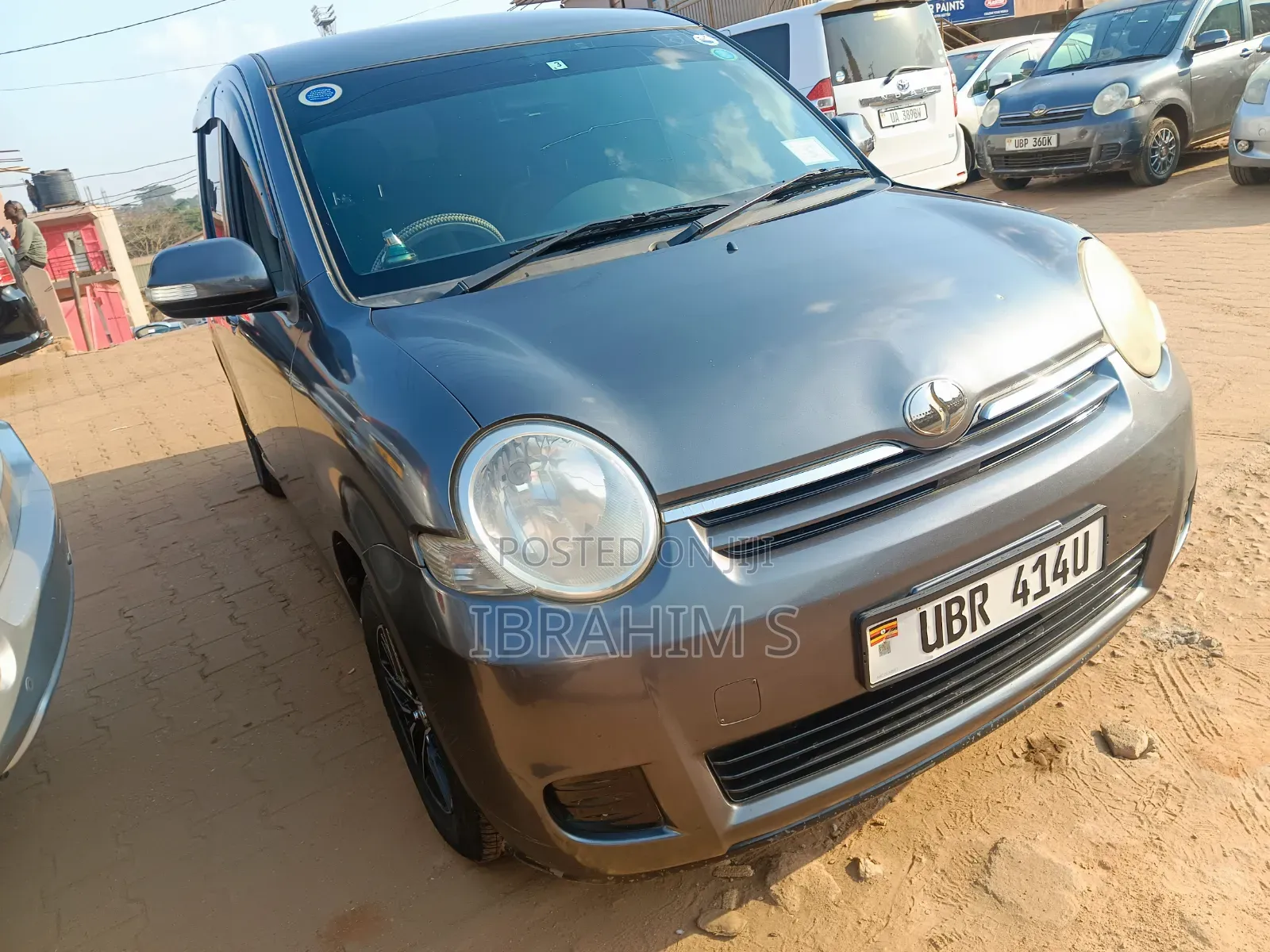 Toyota Sienta 2010 Gray