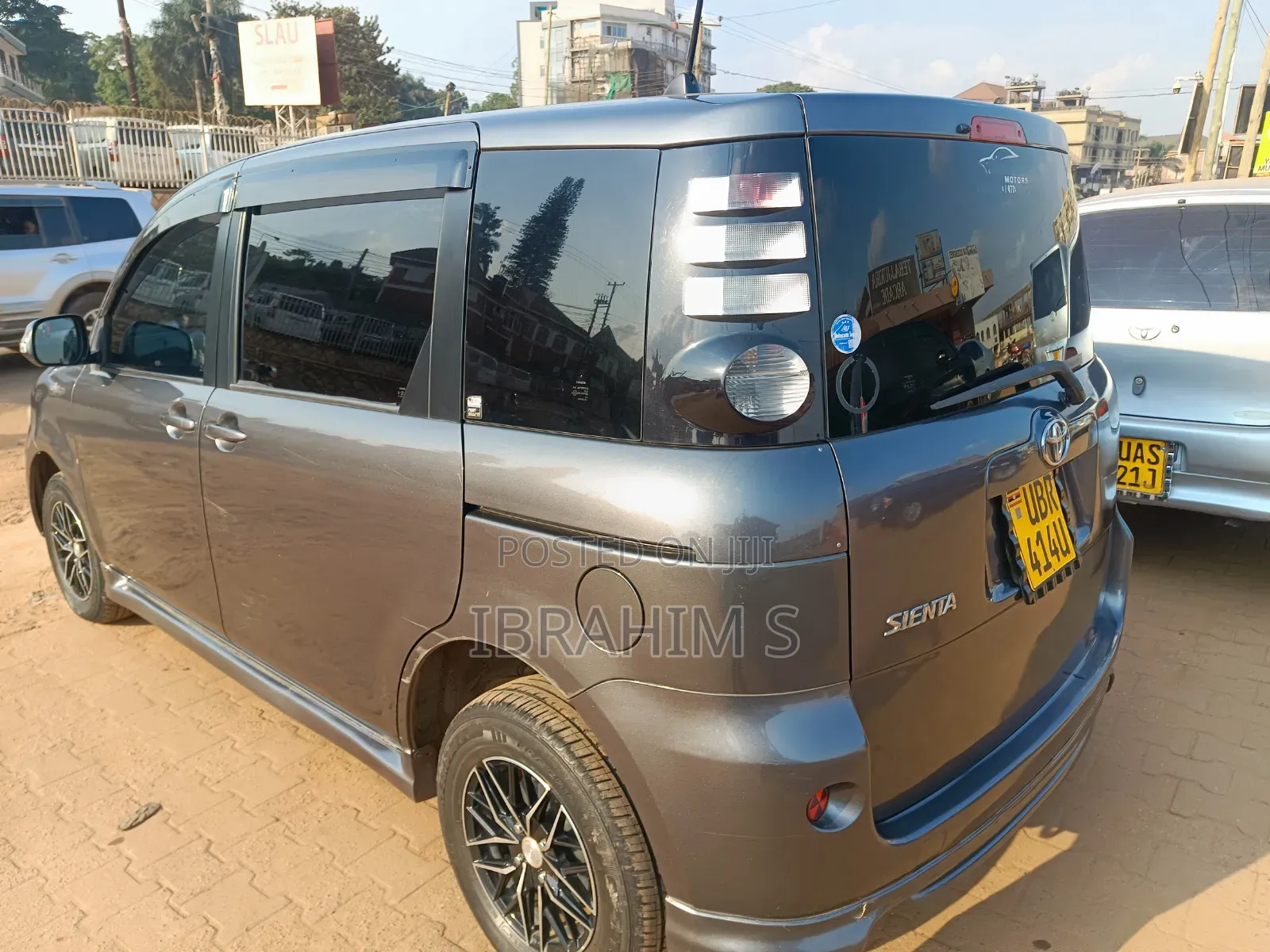Toyota Sienta 2010 Gray