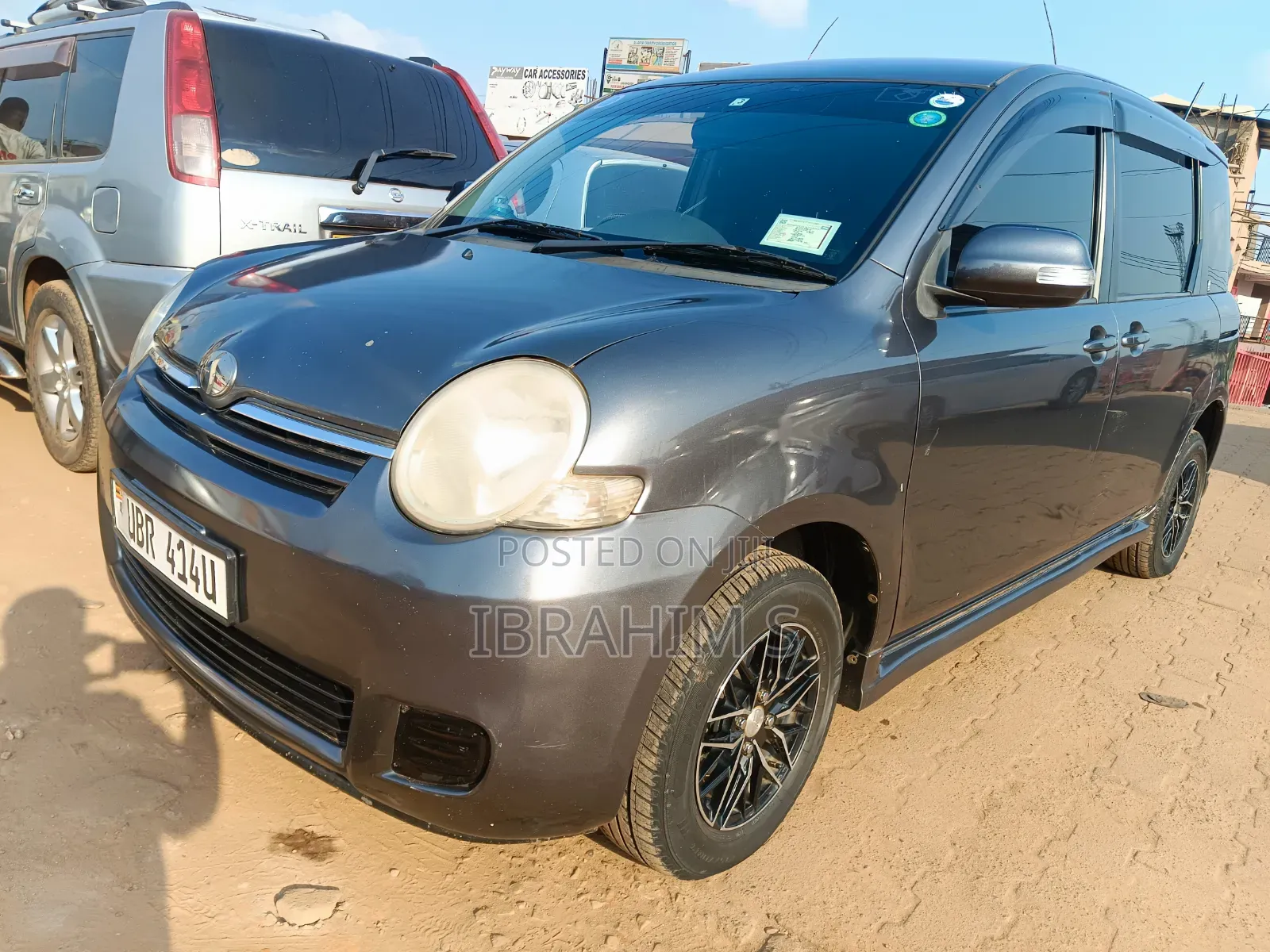 Toyota Sienta 2010 Gray