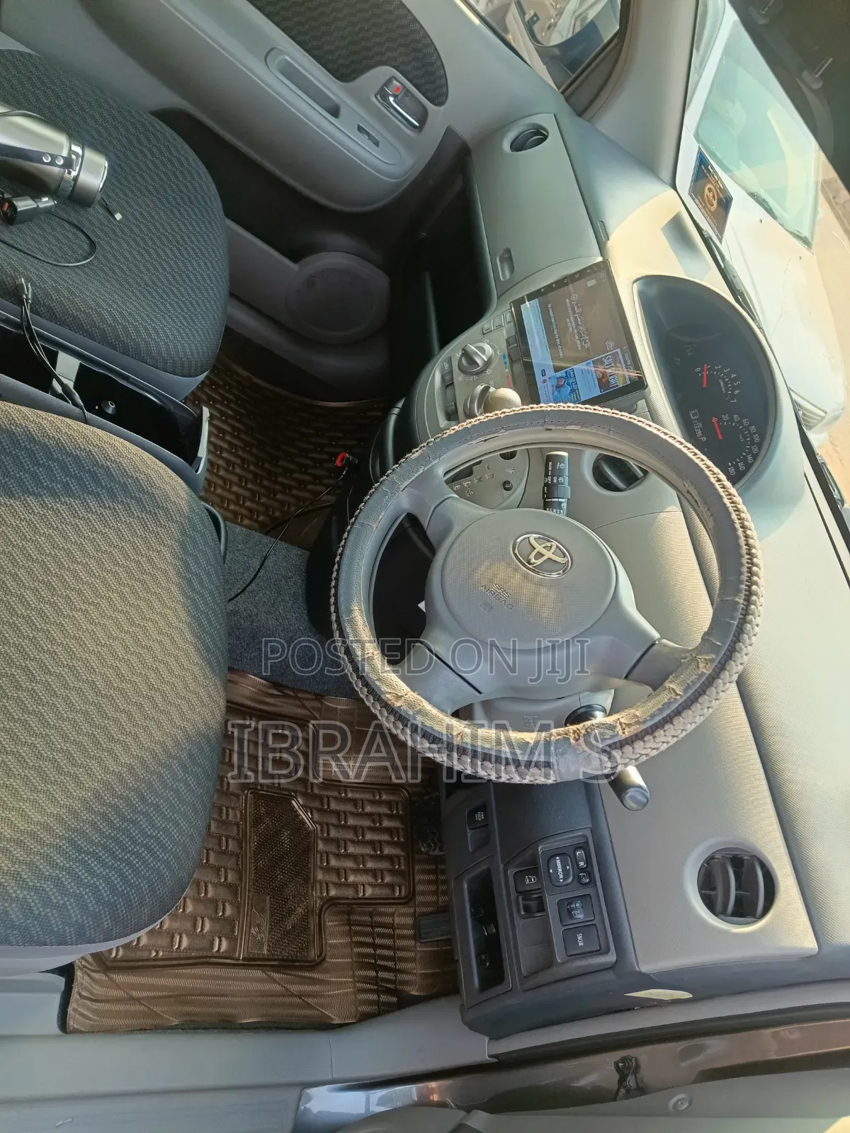 Toyota Sienta 2010 Gray