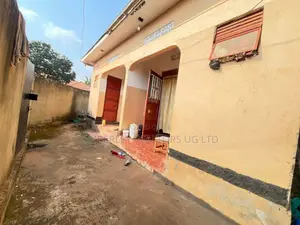 4bdrm Duplex in Division A for sale