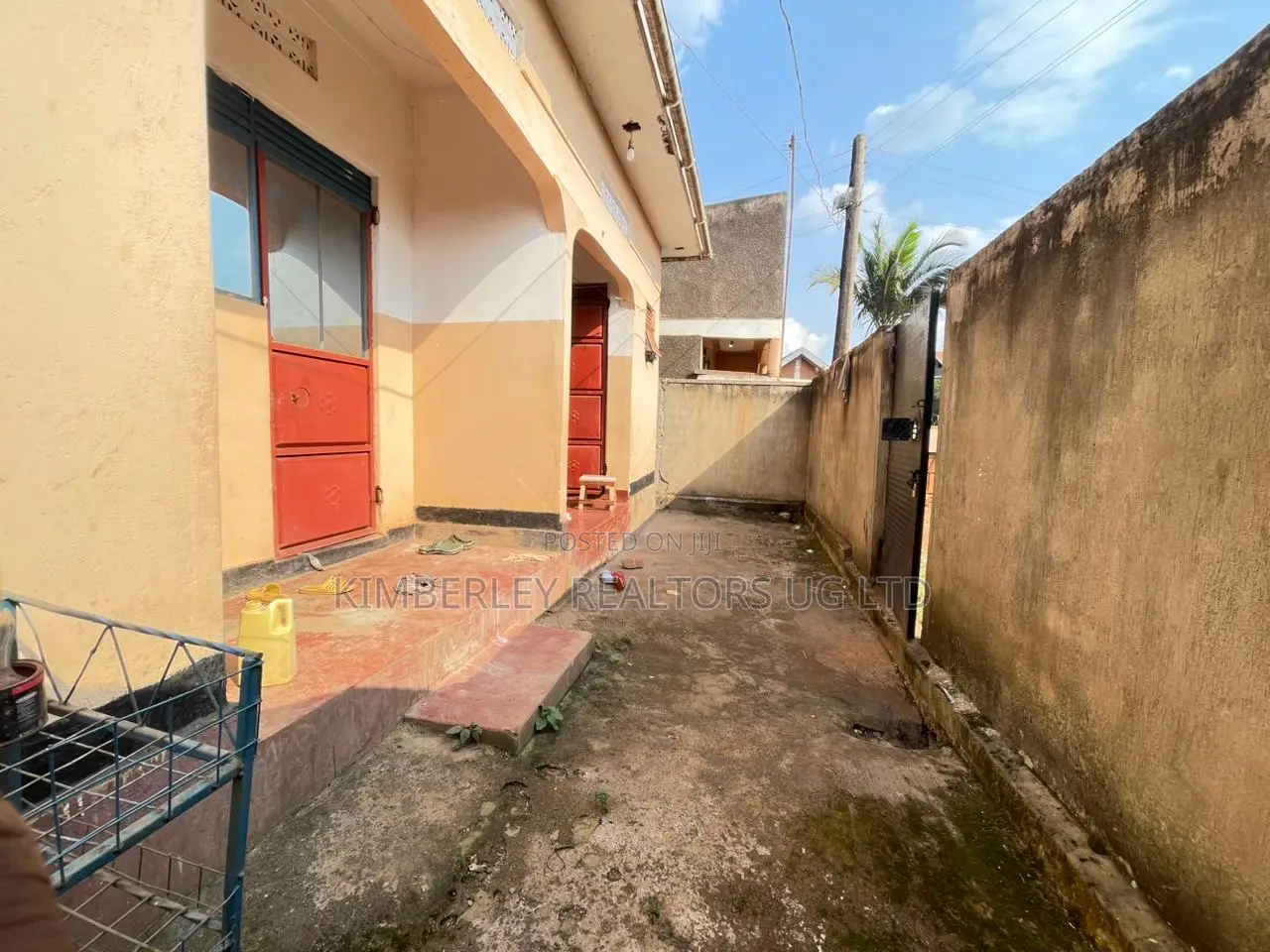 4bdrm Duplex in Division A for sale