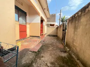 4bdrm Duplex in Division A for sale