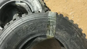 750r16 Onyx Tyres Mudgrip