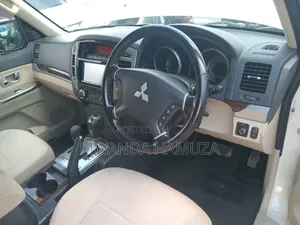 Mitsubishi Pajero 2015 White