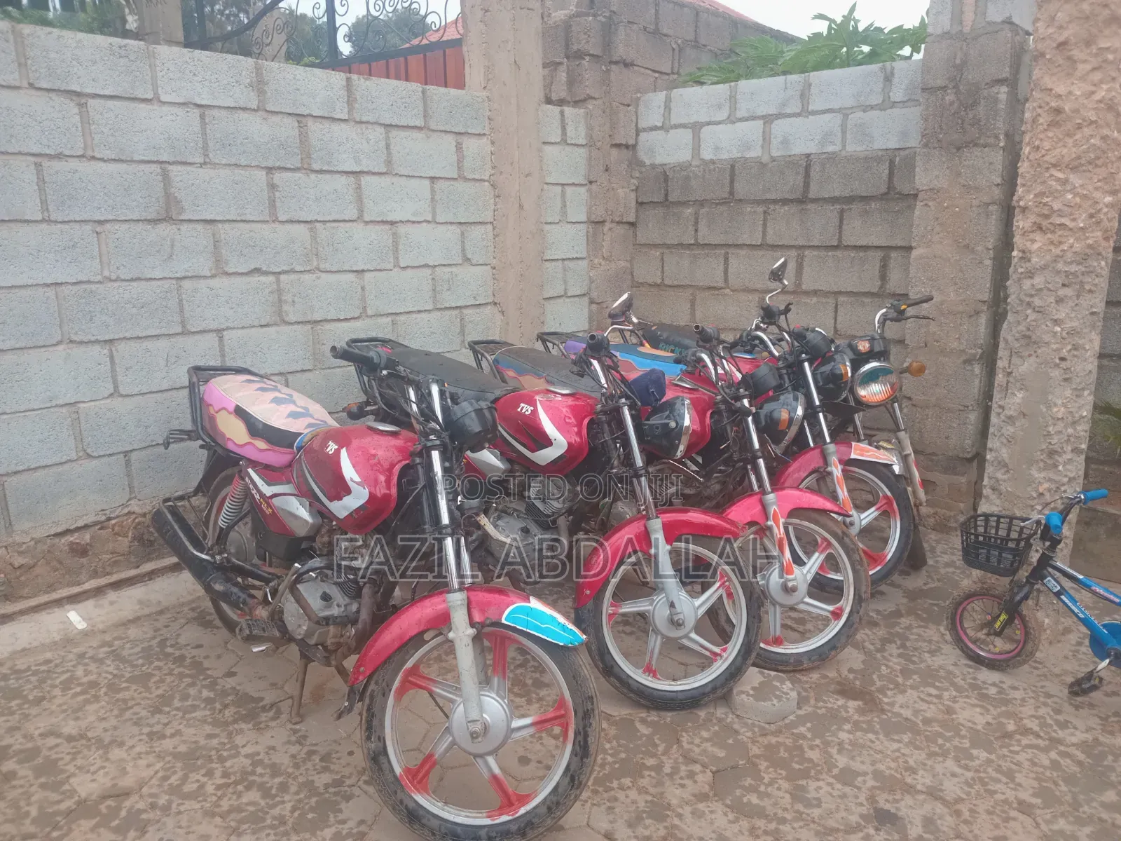 TVS HLX 125 1998 Red