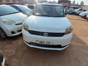Toyota Corolla Rumion Hatchback 1.5 FWD 2011 White