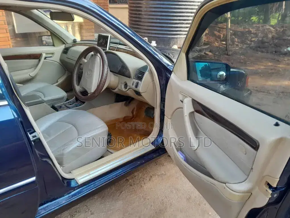 Mercedes-Benz C200 2002 Blue