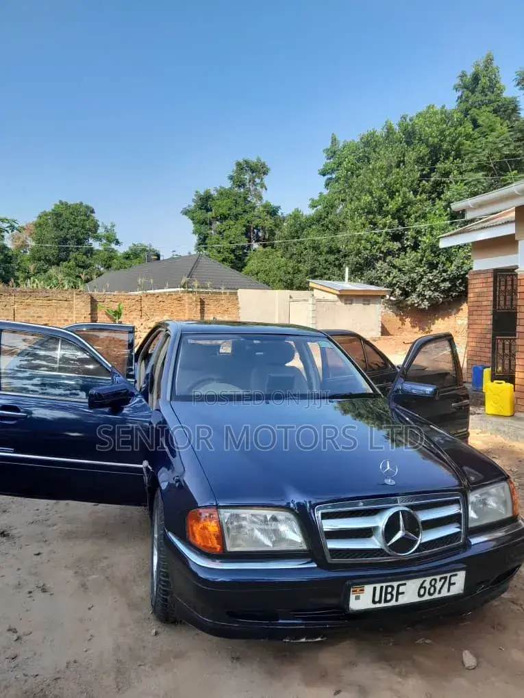 Mercedes-Benz C200 2002 Blue