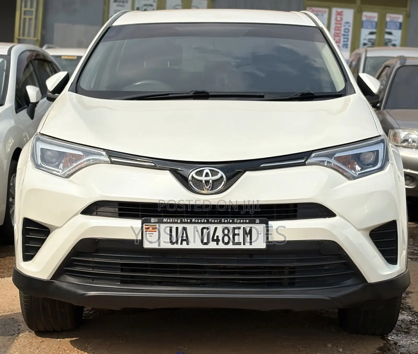 Toyota RAV4 LE AWD (2.5L 4cyl 6A) 2016 White