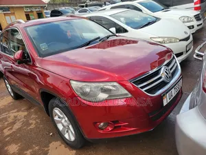 Volkswagen Tiguan 2015 Red