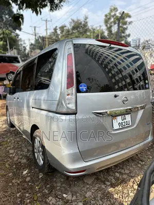 Nissan Serena 2010 Silver