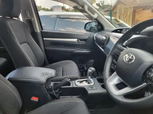 Toyota Hilux 2018 Green