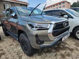 Toyota Hilux 2018 Green