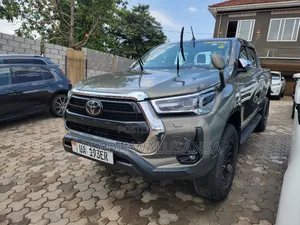 Toyota Hilux 2018 Green