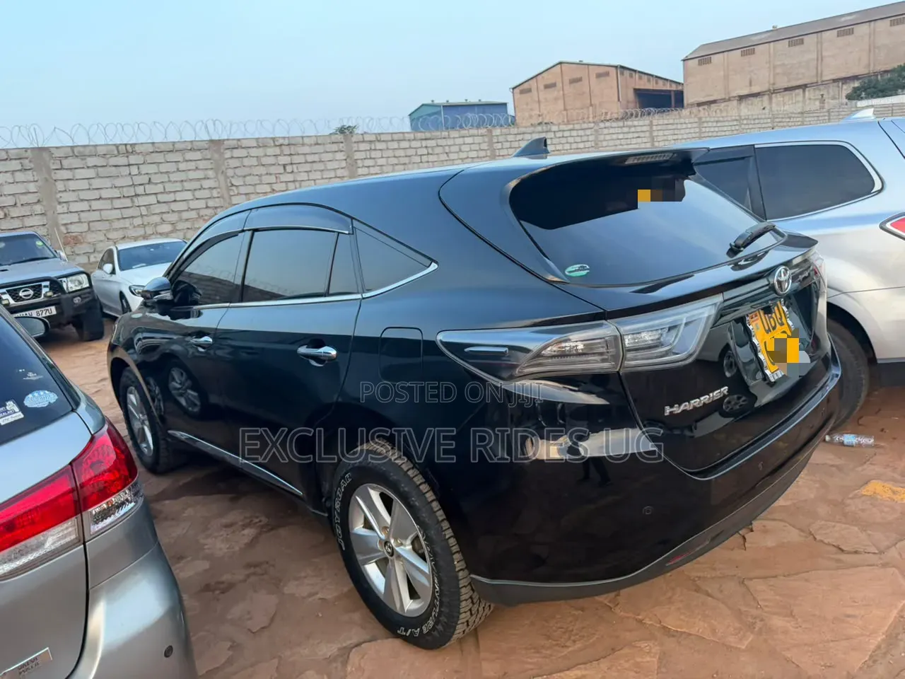 Toyota Harrier 2.0 2016 Black