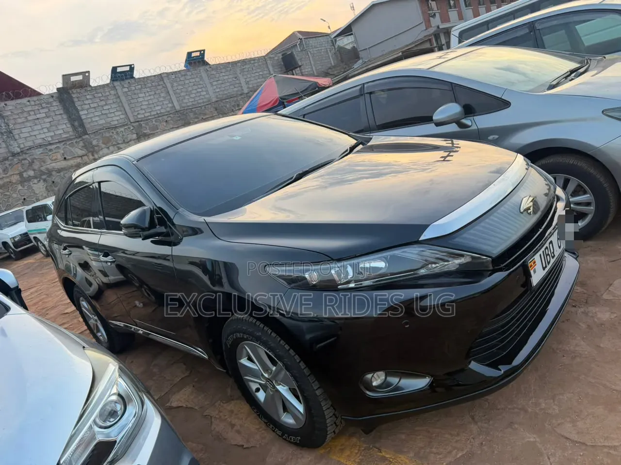 Toyota Harrier 2.0 2016 Black