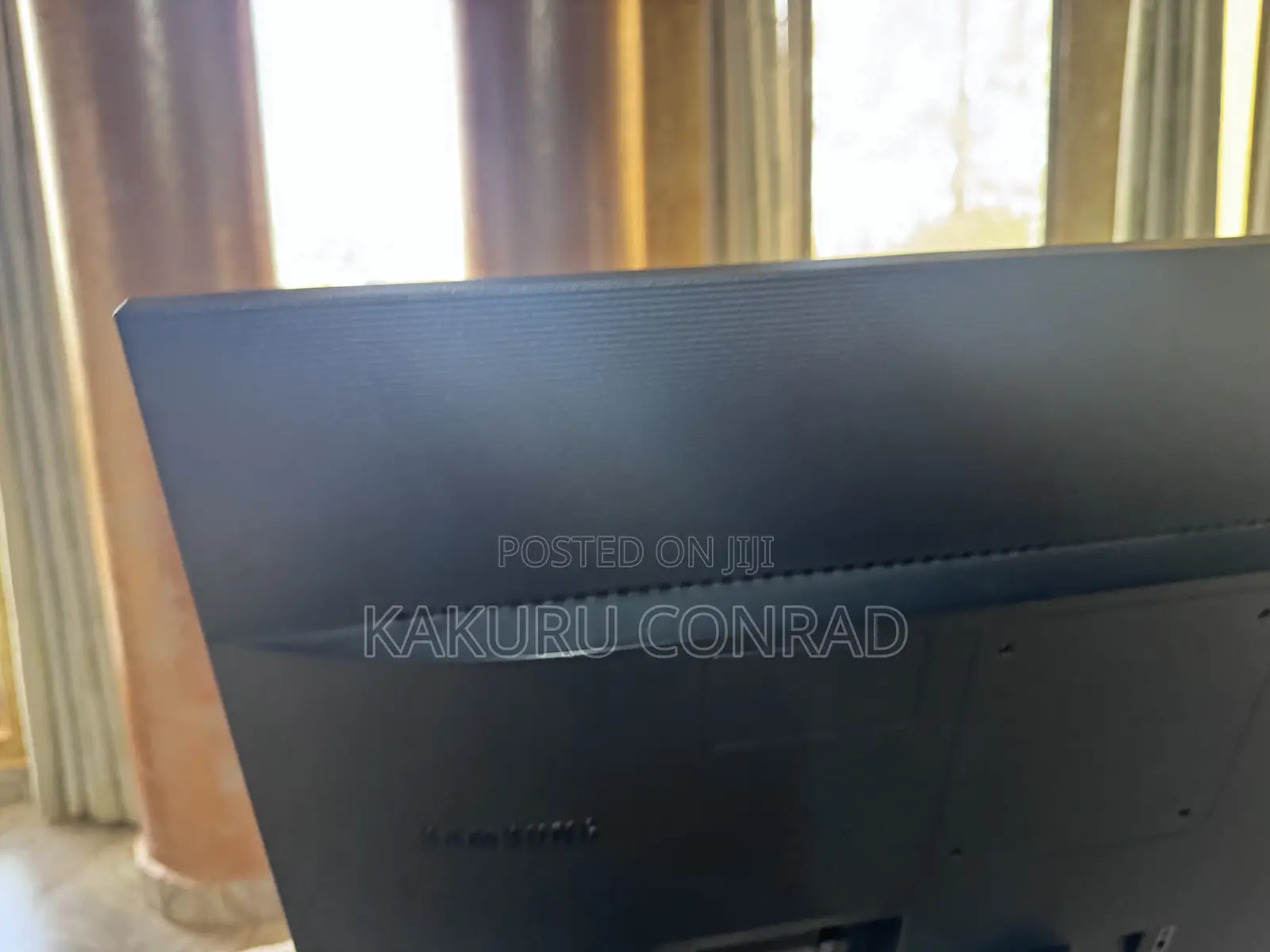 27" Samsung Monitor With Ips Panel and Borderless Design