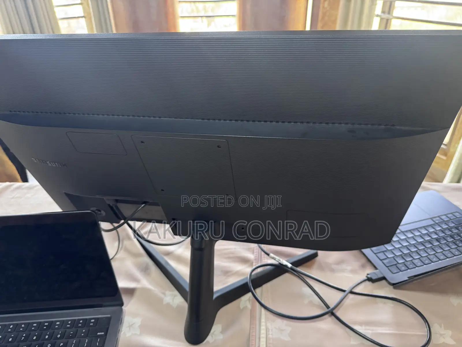 27" Samsung Monitor With Ips Panel and Borderless Design