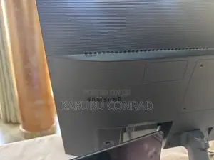 27" Samsung Monitor With Ips Panel and Borderless Design