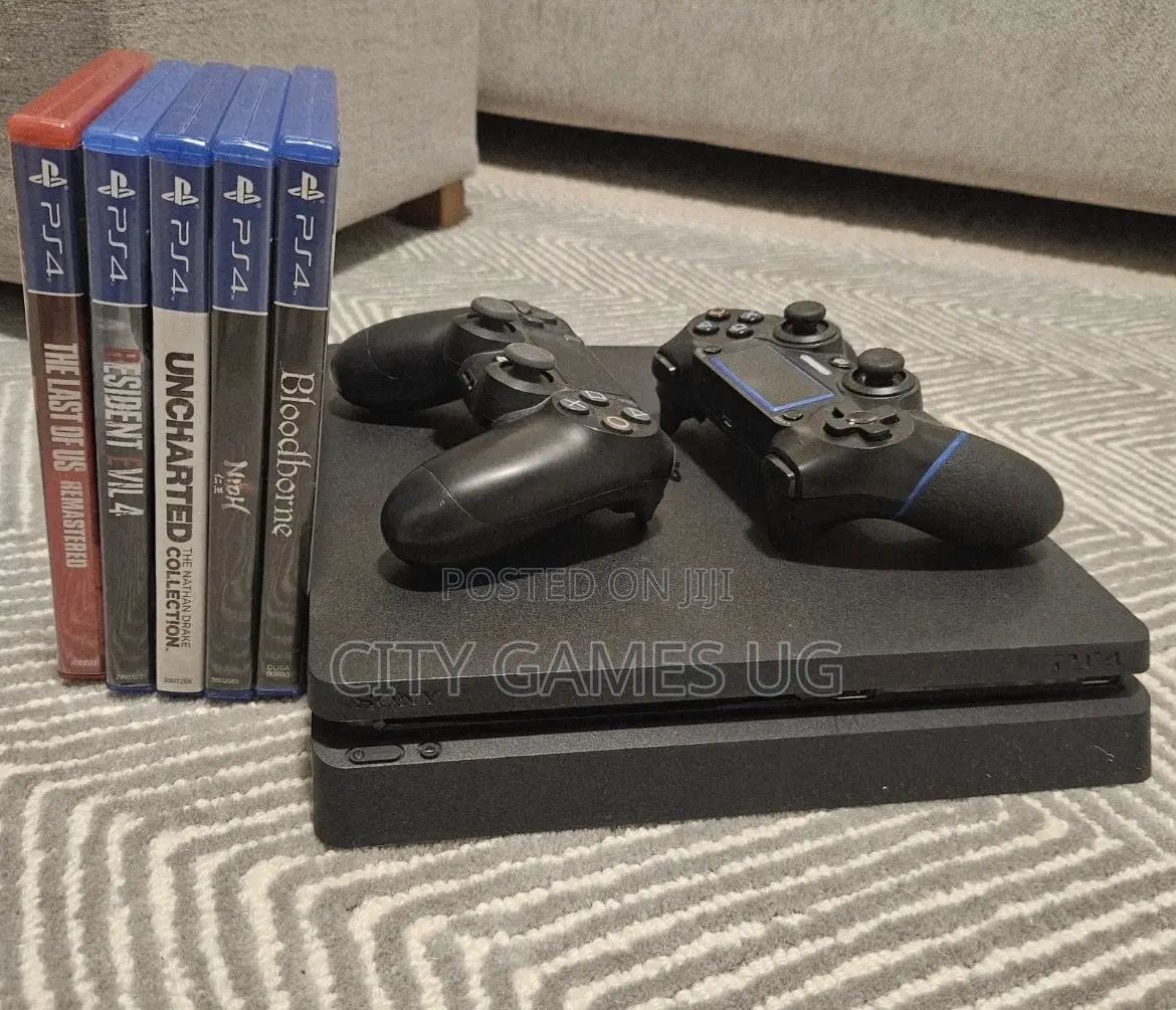 Sony Playstation 4 1tb With 5 Games and 2 Controllers- Japan Used