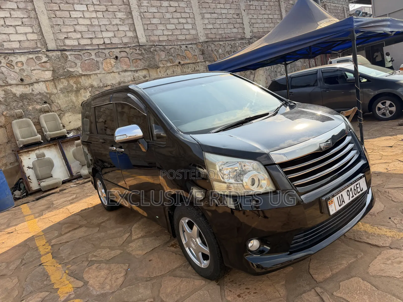 Toyota Noah 2.0 143hp FWD (7 Seater) 2010 Black