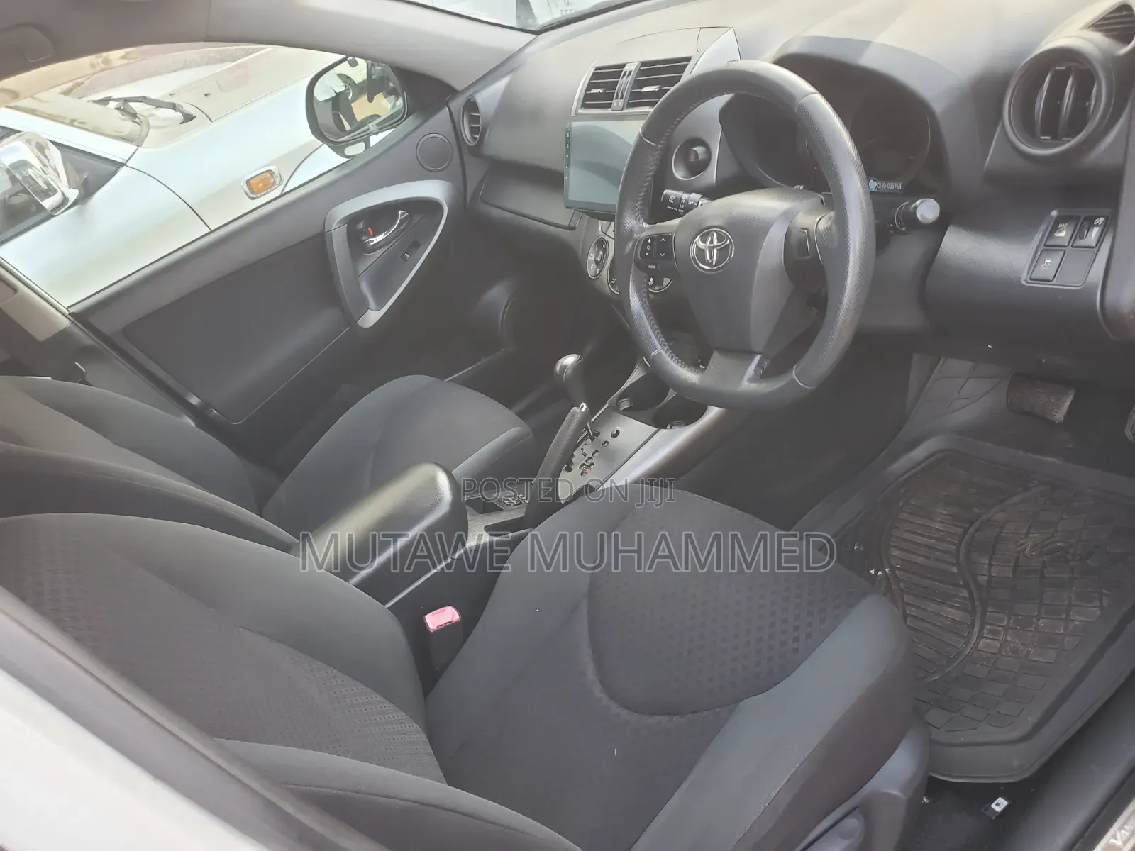 Toyota Vanguard 2011 White