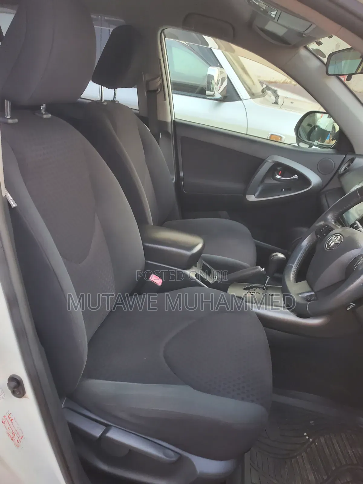 Toyota Vanguard 2011 White