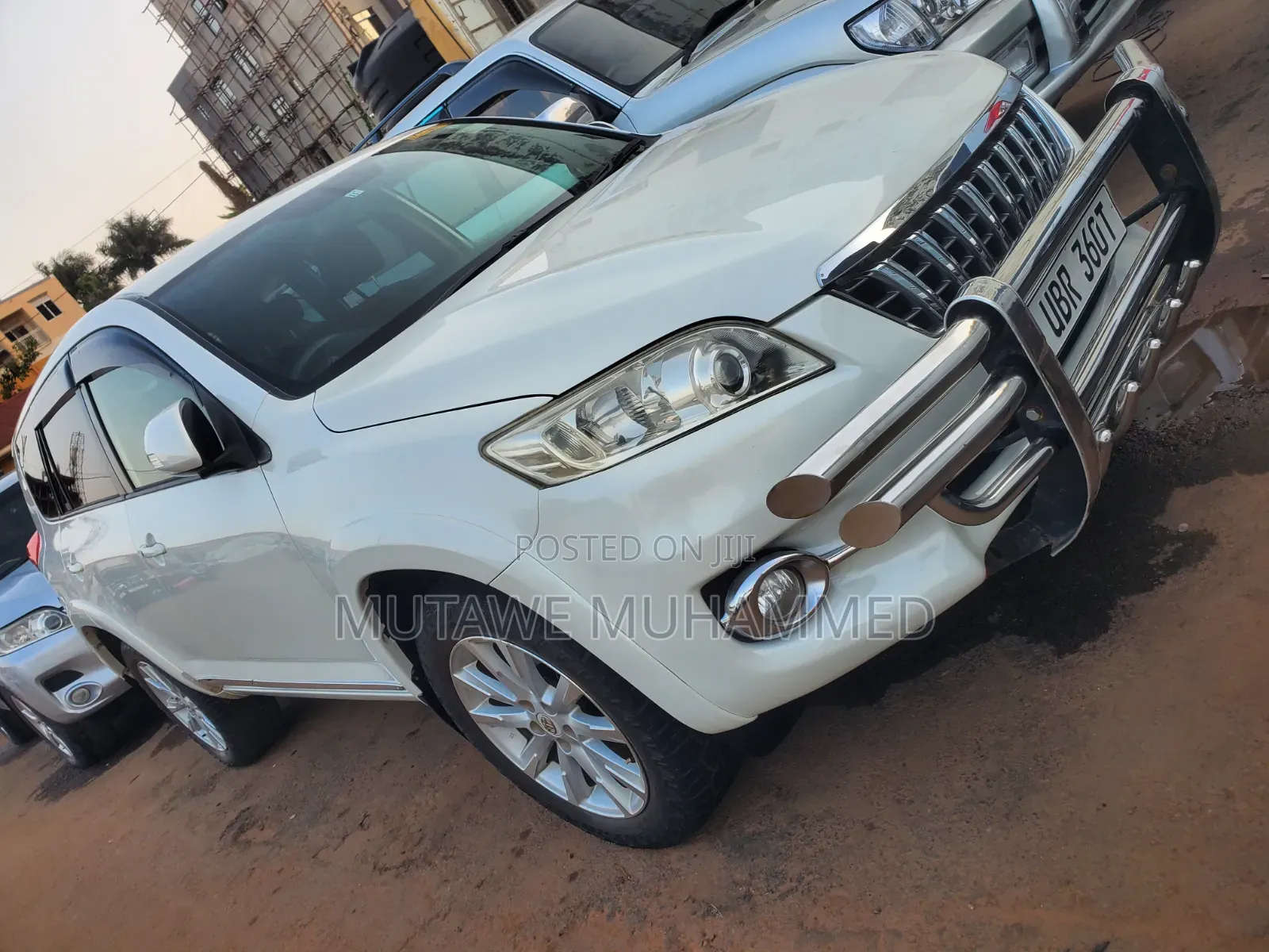 Toyota Vanguard 2011 White