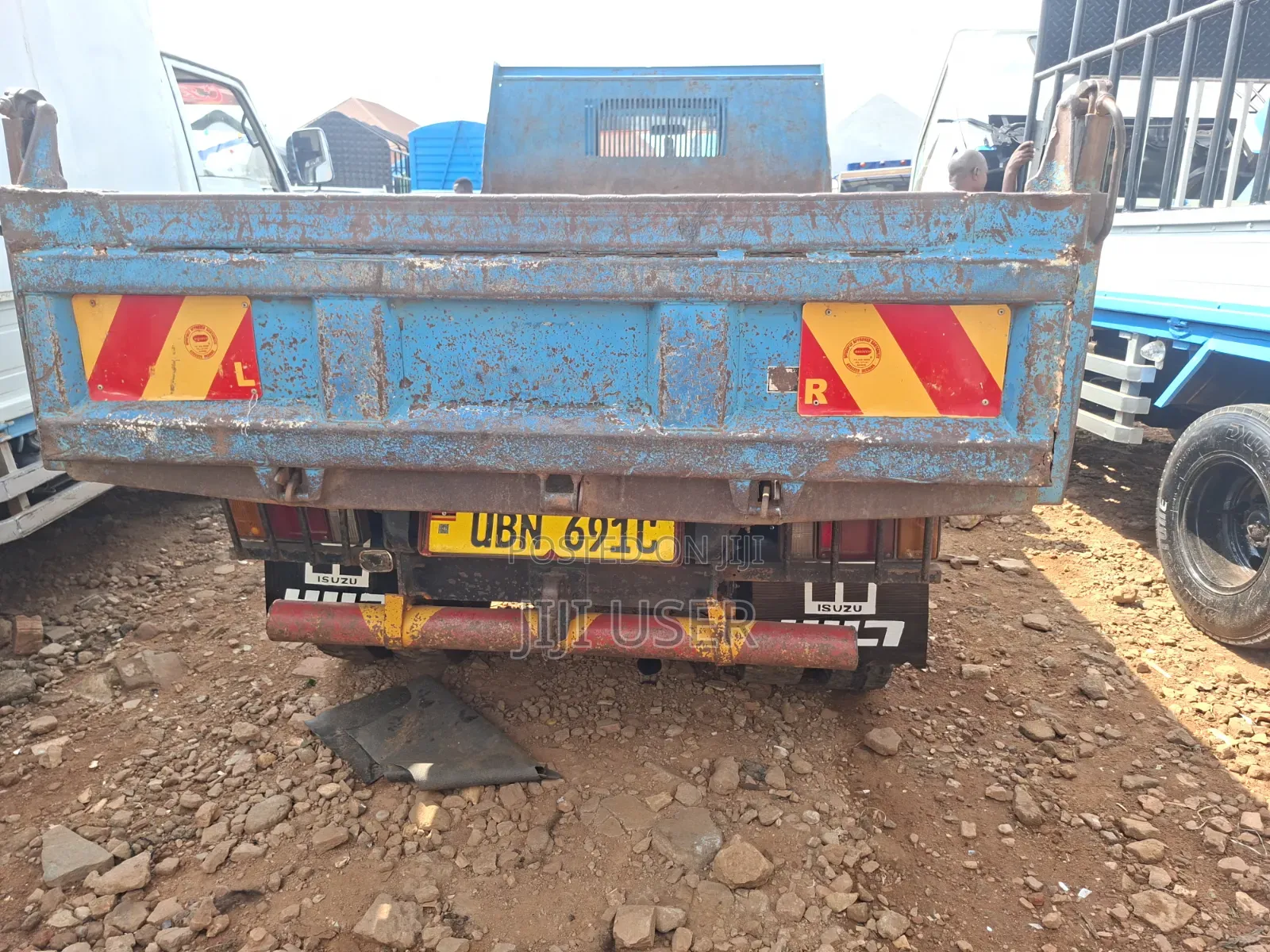 Isuzu Elf Dumper