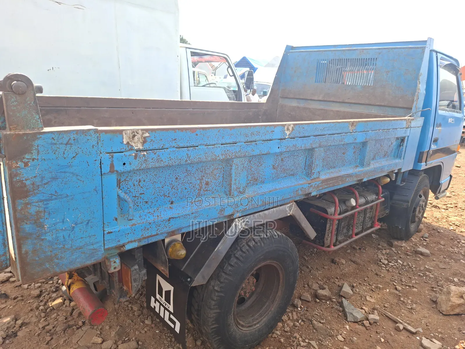 Isuzu Elf Dumper