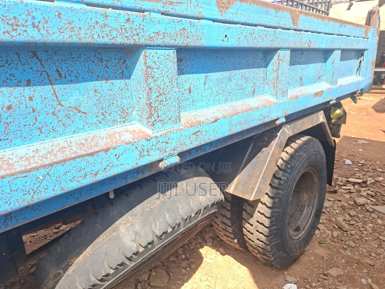 Isuzu Elf Dumper