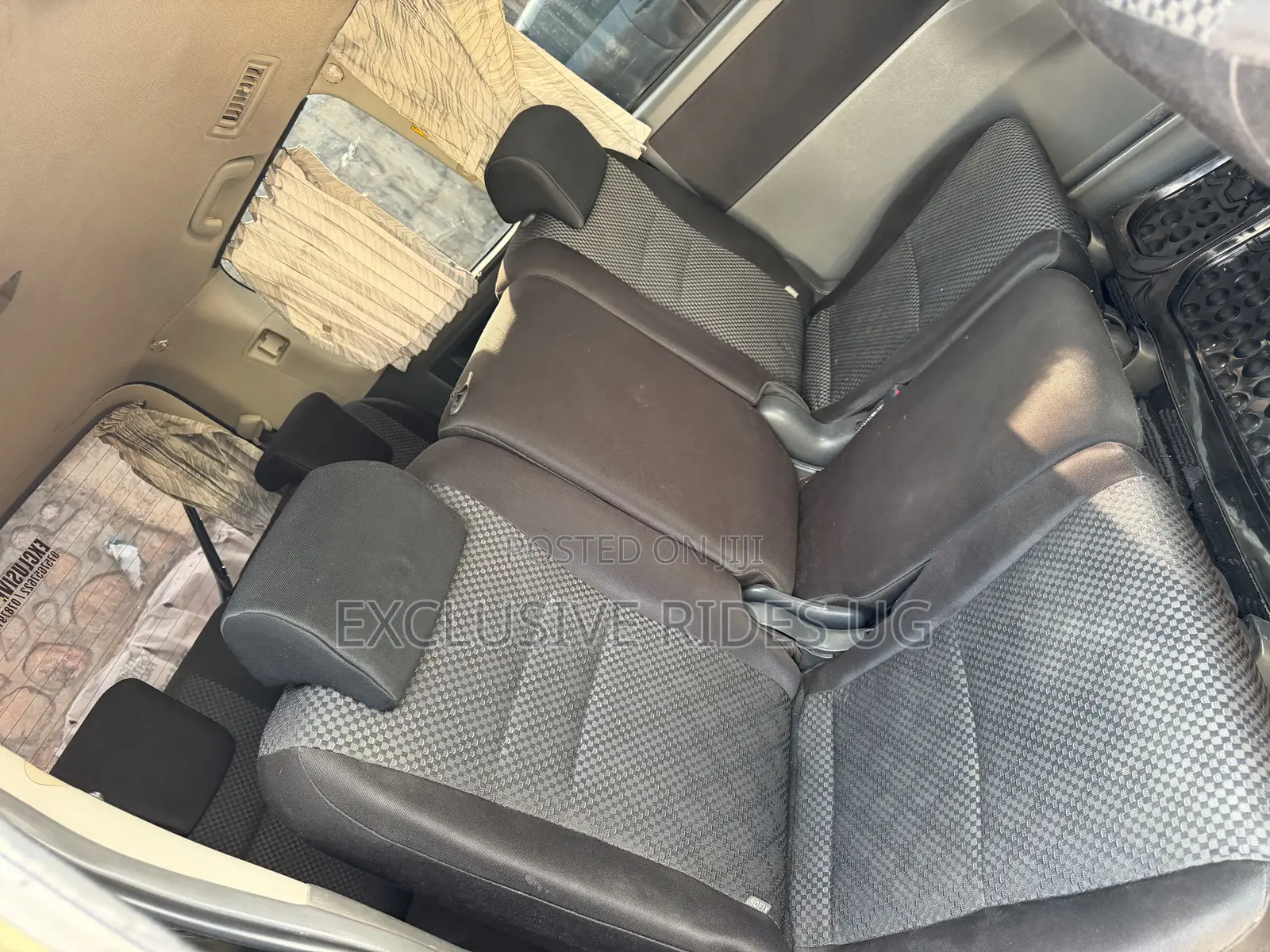 Toyota Noah 2.0 143hp FWD (7 Seater) 2010 Black