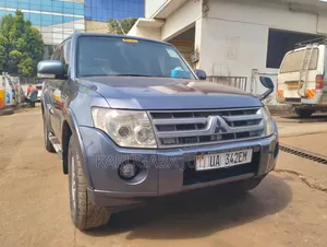 Mitsubishi Pajero 2015 Silver