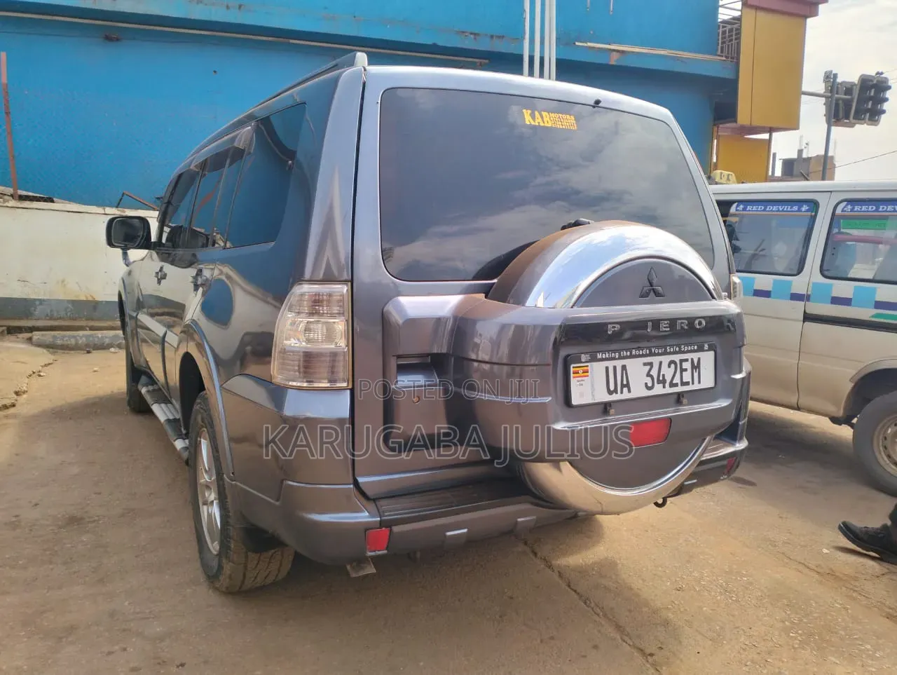 Mitsubishi Pajero 2015 Silver