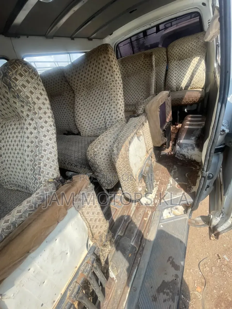 Toyota HiAce 2001 Beige