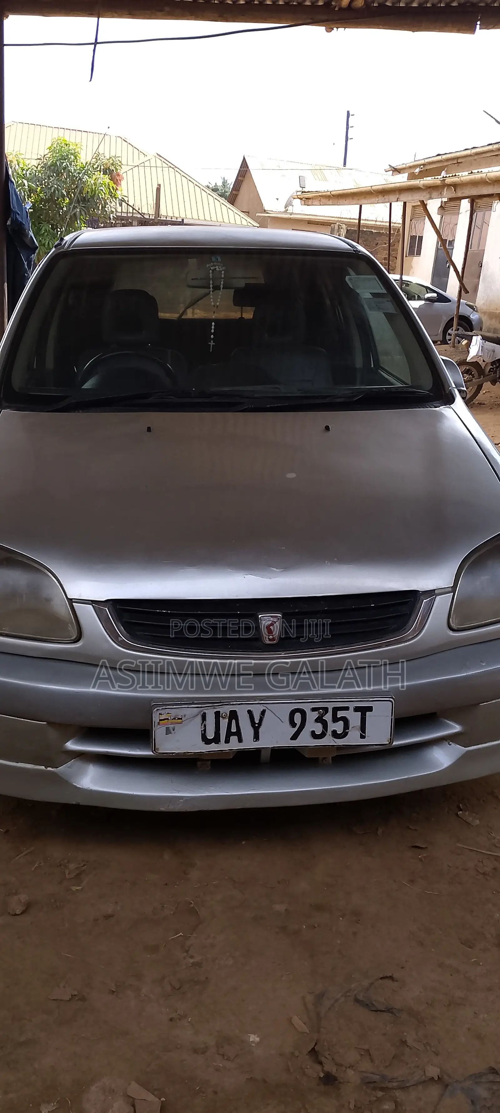 Toyota Raum 2000 Silver