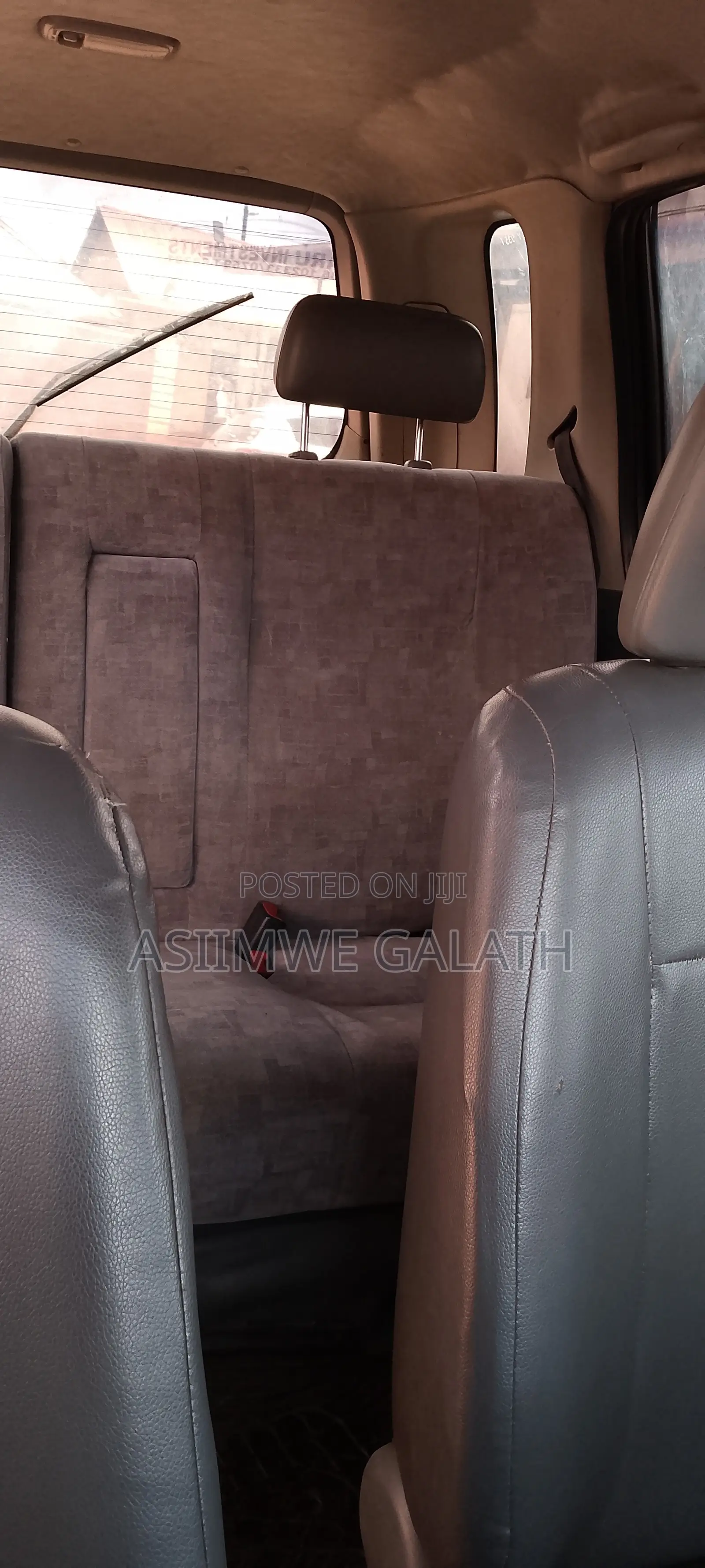 Toyota Raum 2000 Silver