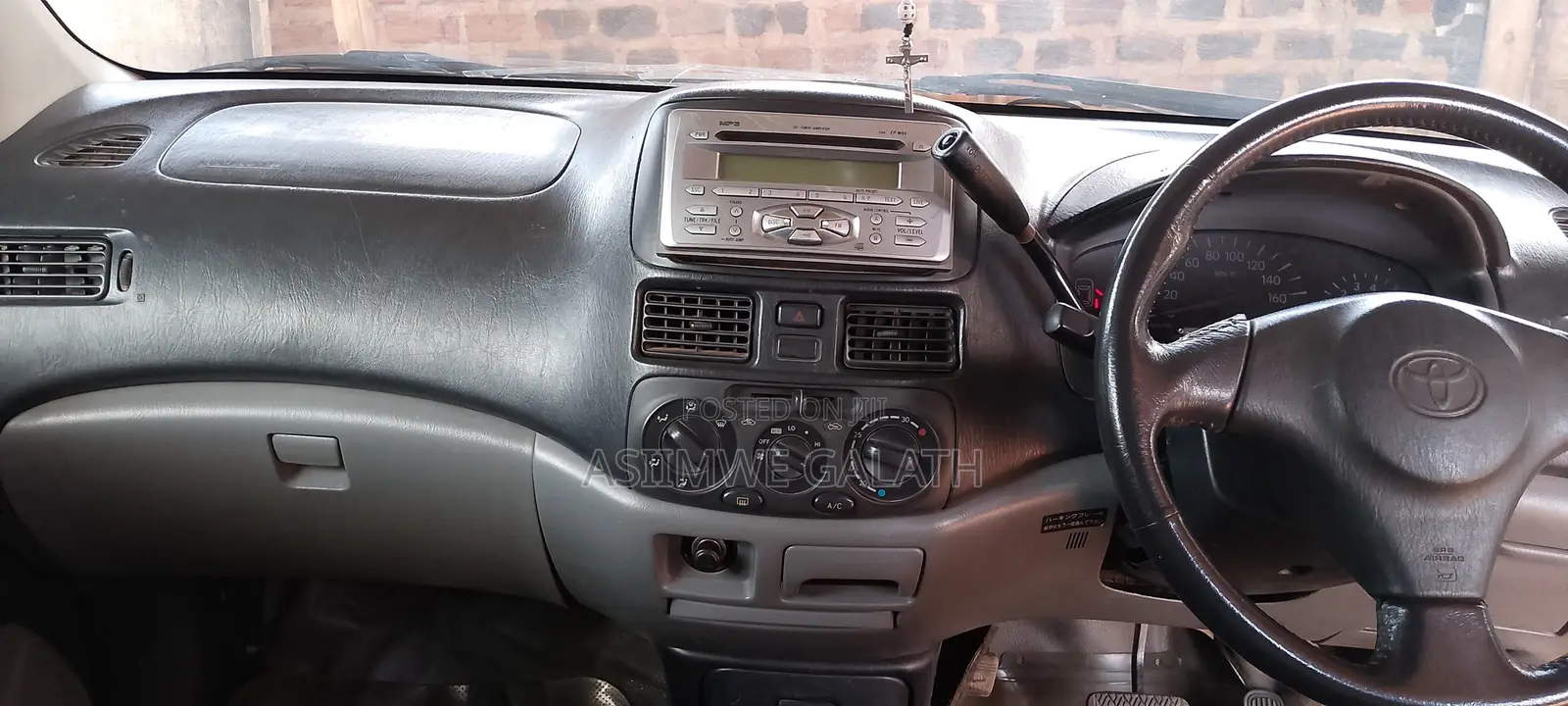 Toyota Raum 2000 Silver