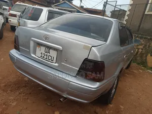Toyota Corsa 2000 Silver