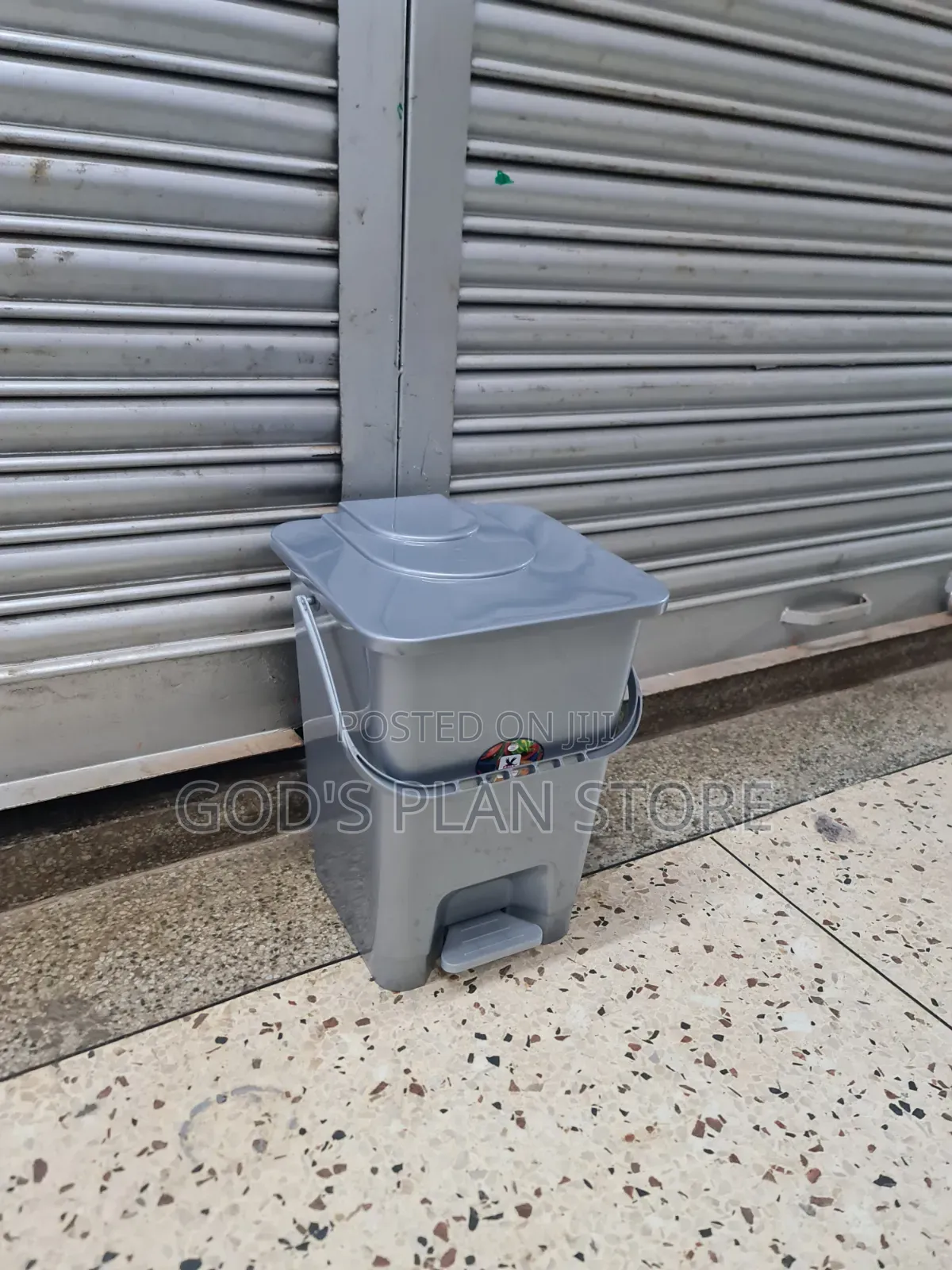 Patio 20litres Plastic Dust Bins Plastic Dust Bins
