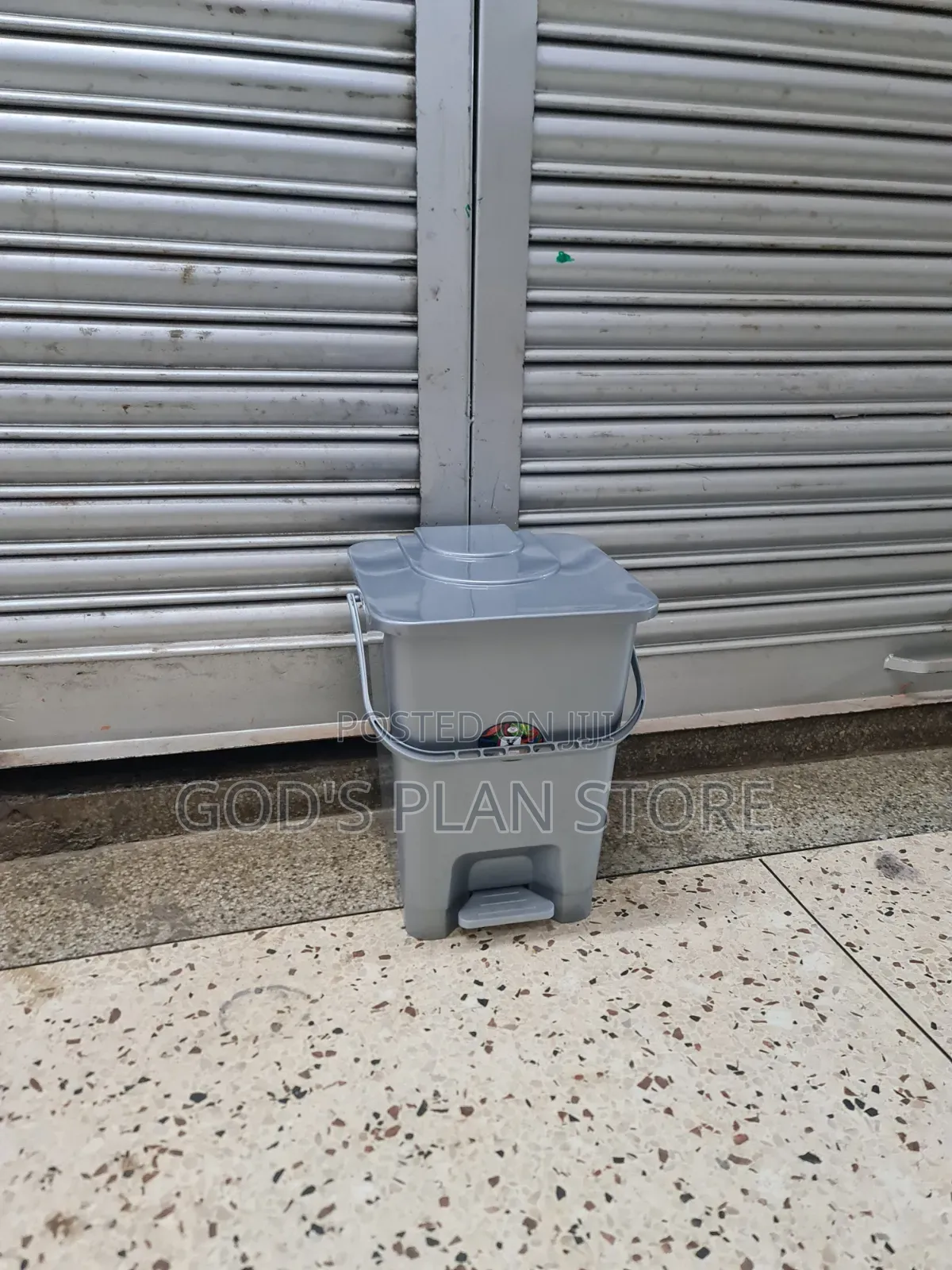 Patio 20litres Plastic Dust Bins Plastic Dust Bins