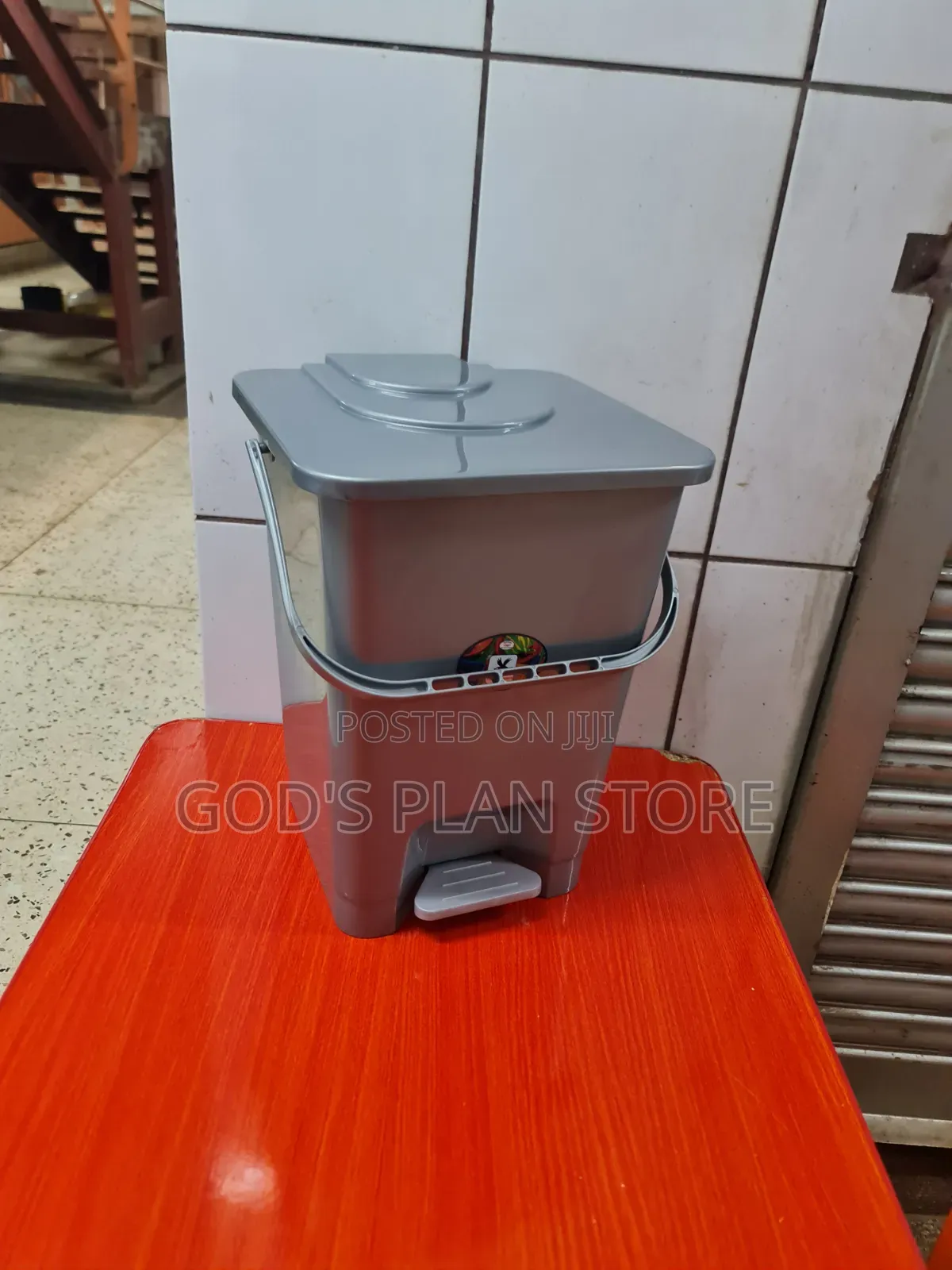 Patio 20litres Plastic Dust Bins Plastic Dust Bins