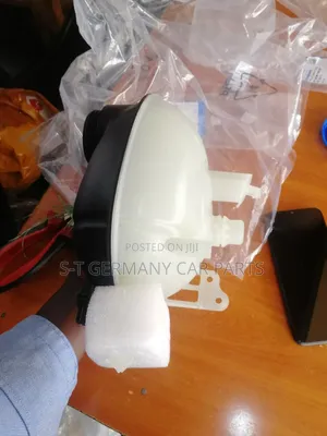 Coolant Can /Radiator Water Can for Mercedes Benz Ml W166